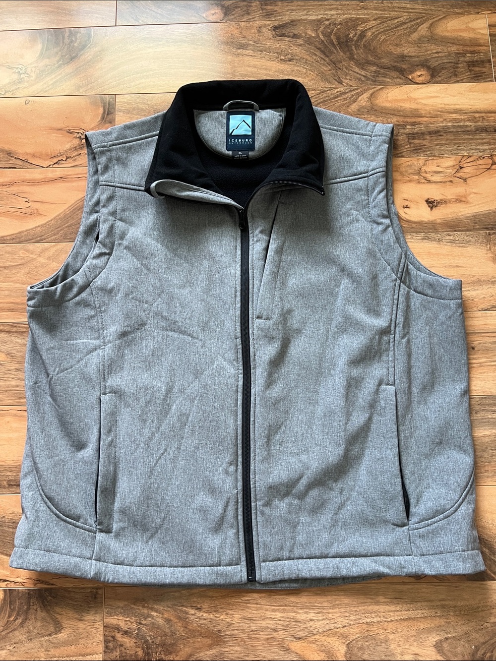 Gray Fleece Lined Soft Shell Zip Vest XL Outdoor Hiking Casual Layered Look